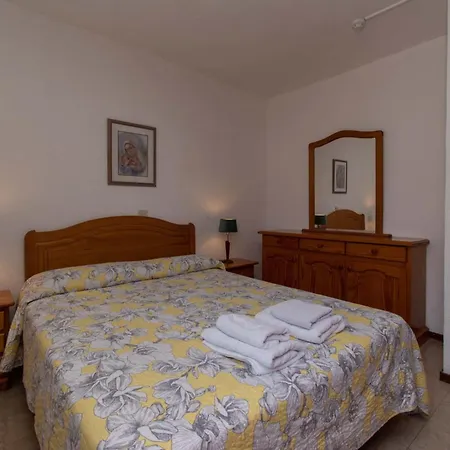 Blanquitas 9 Арона